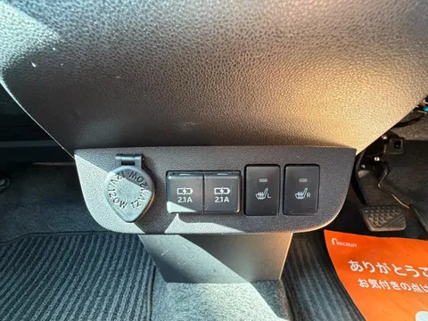 Daihatsu Mira Tocot
