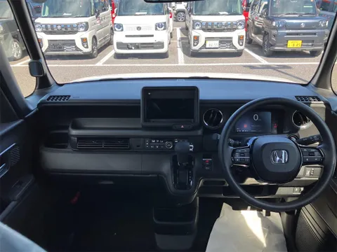 Honda N-BOX Custom