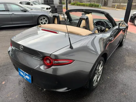 Mazda MX-5 (Roadster)