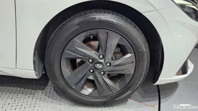 Hyundai Elantra (Avante)