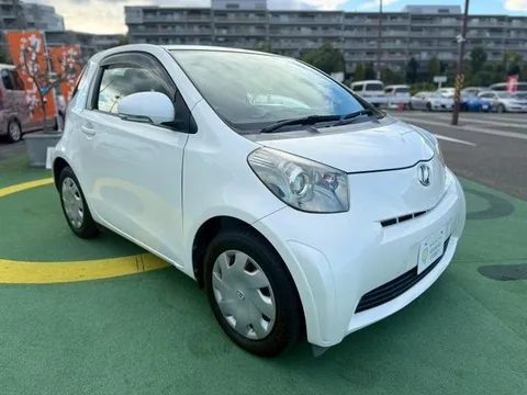 Toyota iQ