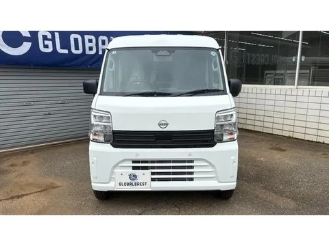 Nissan Clipper Van