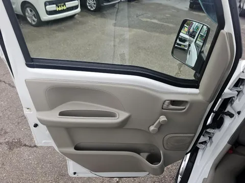 Mitsubishi Minicab Van