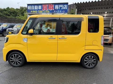 Toyota Pixis Mega