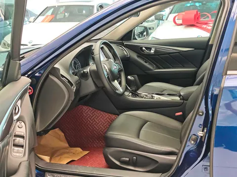 Infiniti Q50L
