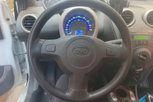 BYD F0