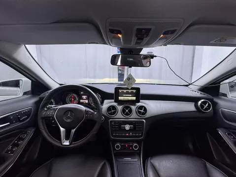 Mercedes-Benz Mercedes-Benz GLA