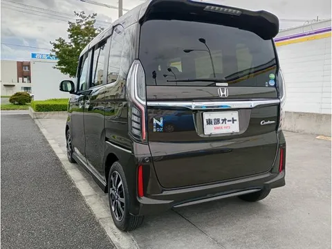 Honda N-BOX Custom