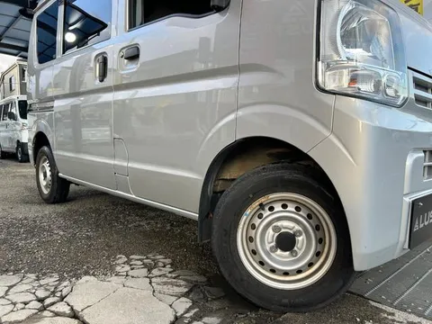 Mitsubishi Minicab Van