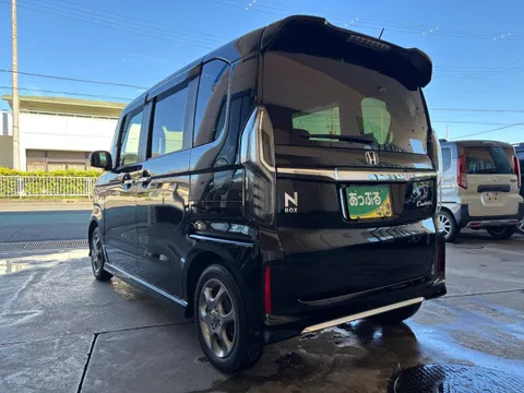 Honda N-BOX Custom