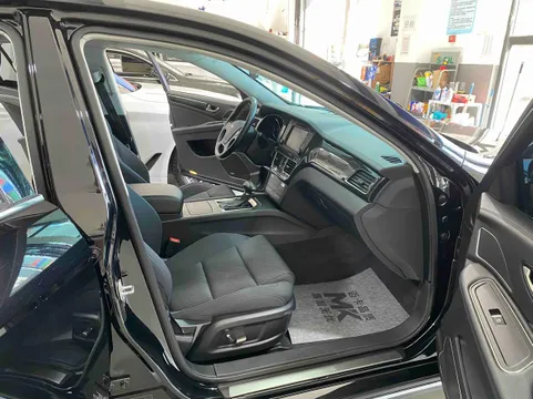 Hongqi H7