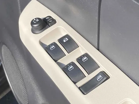Daihatsu Mira Tocot