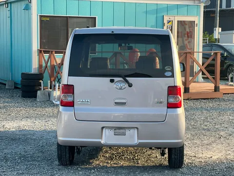 Toyota Pixis Space