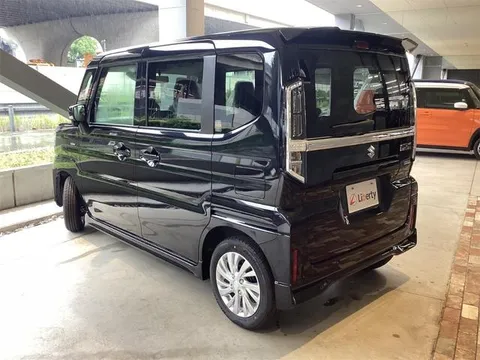 Suzuki Spacia Custom