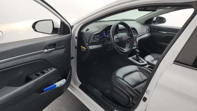 Hyundai Elantra (Avante)