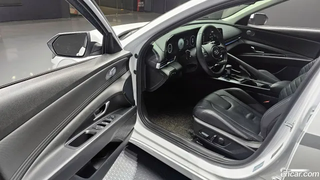 Hyundai Elantra (Avante)