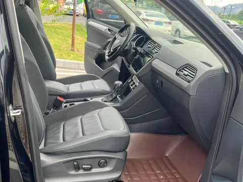 Volkswagen Tiguan L