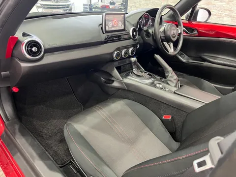 Mazda MX-5 (Roadster)