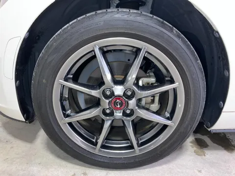 Mazda MX-5 (Roadster)