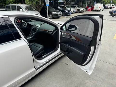 Lincoln MKZ