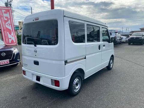 Nissan Clipper Van