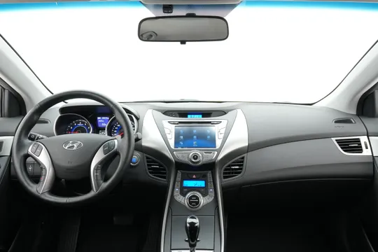 Hyundai Elantra (Avante)
