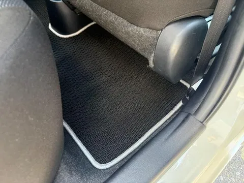 Toyota Yaris (Vitz)
