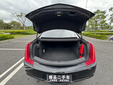 Cadillac XTS