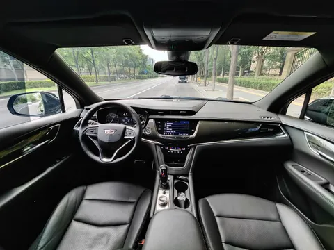 Cadillac XT6