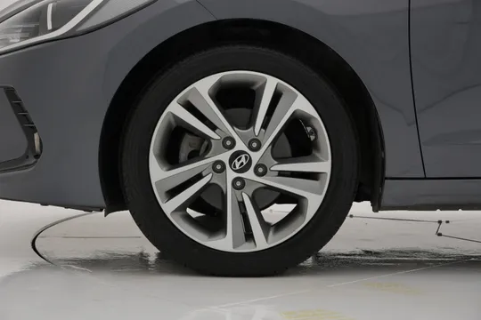 Hyundai Elantra (Avante)