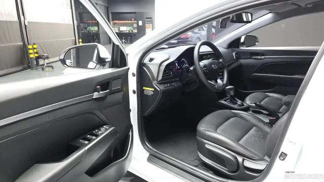 Hyundai Elantra (Avante)
