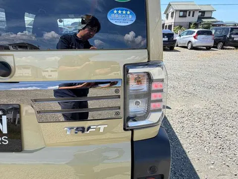 Daihatsu Taft