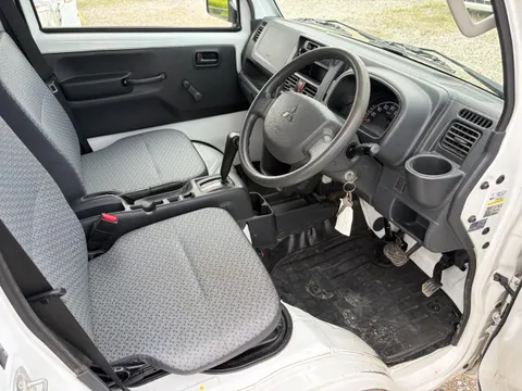 Mitsubishi Minicab Truck