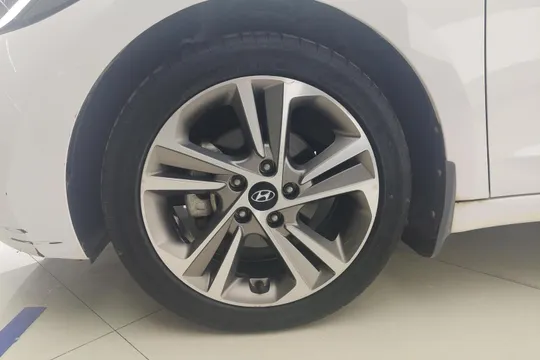 Hyundai Elantra (Avante)