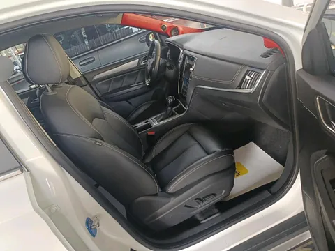 Roewe RX5