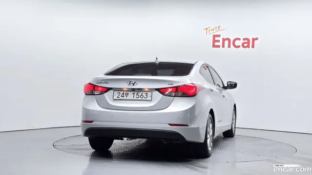 Hyundai Elantra (Avante)