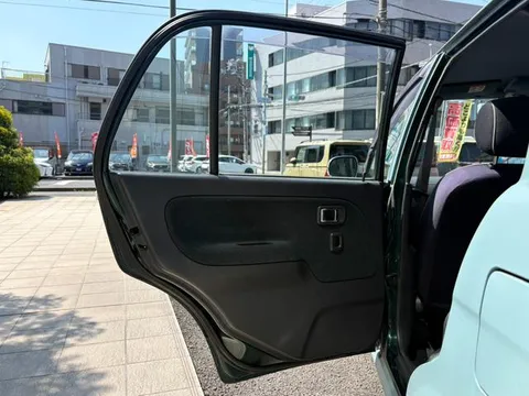 Daihatsu Mira Gino