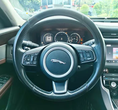 Jaguar XFL