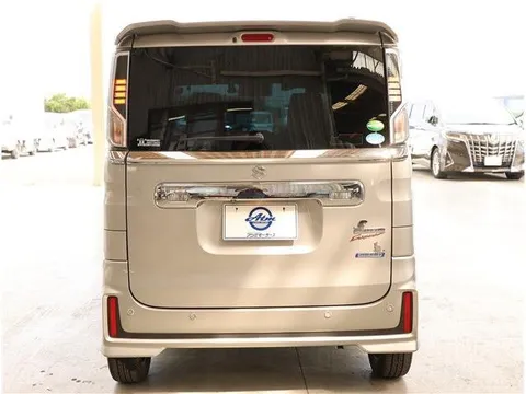 Suzuki Spacia Custom