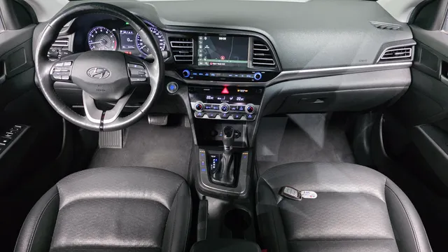Hyundai Elantra (Avante)