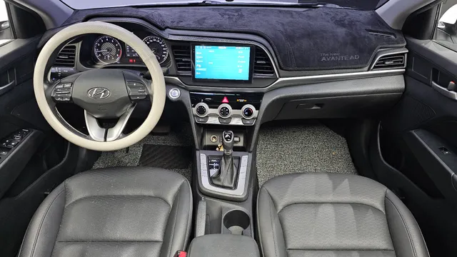 Hyundai Elantra (Avante)