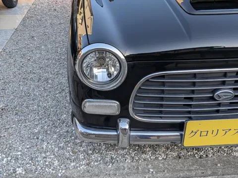 Daihatsu Mira Gino