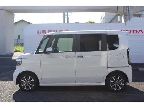 Honda N-BOX Custom