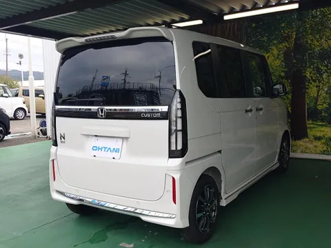 Honda N-BOX Custom
