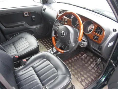 Daihatsu Mira Gino