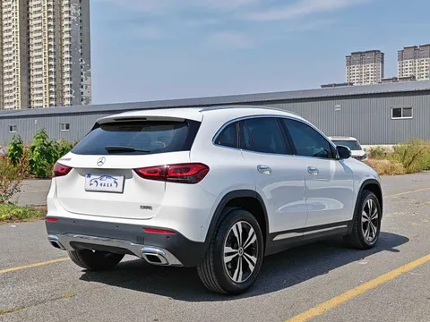Mercedes-Benz Mercedes-Benz GLA