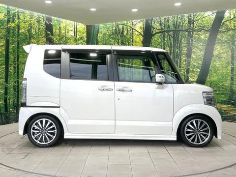 Honda N-BOX Custom