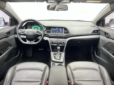 Hyundai Elantra (Avante)