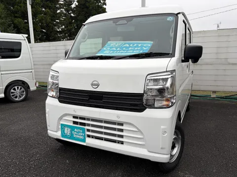 Nissan Clipper Van