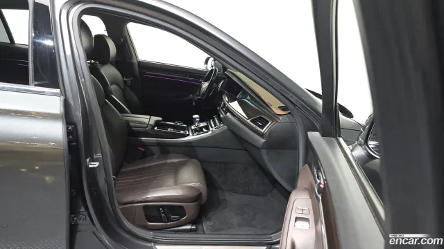 Genesis G90 (EQ900)